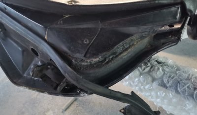 Réparation complète de la carrosserie et de la peinture d'une voiture Corvette à Perpignan